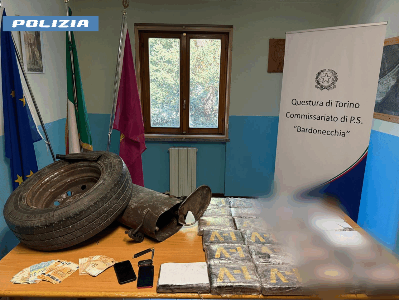 In viaggio verso la Francia con 29 chilogrammi di cocaina nel furgone
