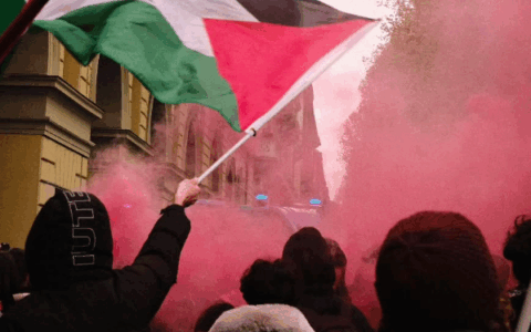 Violenze e danneggiamenti durante le manifestazioni, dieci misure cautelari