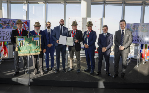Agli Alpini di Torino il riconoscimento di “Ambasciatori per la tutela del patrimonio ambientale della regione”