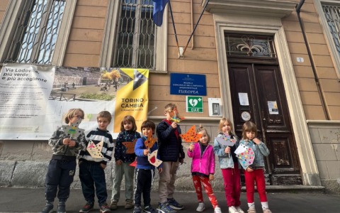 Corteo pro Pal: partecipa anche un gruppo di bimbi (insieme a genitori e maestre) della Scuola materna Europea