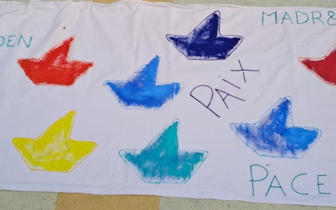Corteo pro Pal: partecipa anche un gruppo di bimbi (insieme a genitori e maestre) della Scuola materna Europea