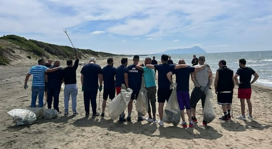 Piemonte: detenuti Seconda Chance e volontari Plastic Free insieme per ripulire le sponde del Po a Torino