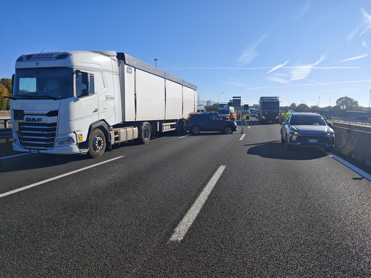 Scontro tra quattro veicoli in tangenziale sud