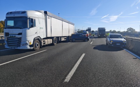 Scontro tra quattro veicoli in tangenziale sud
