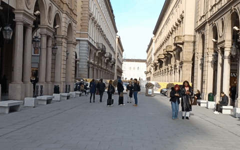 La nuova via Roma piace a turisti e torinesi