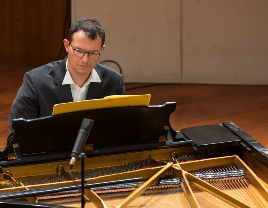 Complesso intervento di chirurgia alla spalla salva la musica di un pianista