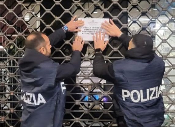 Discoteca  con troppi clienti nella notte di Halloween: chiusa per otto giorni