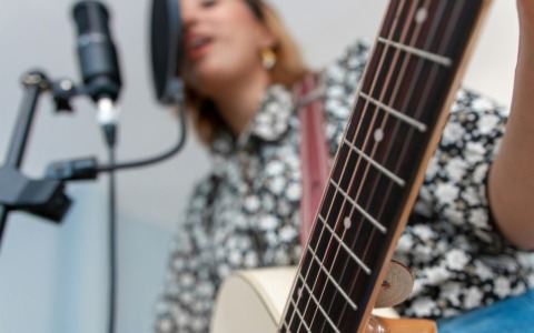 Musica e maternità: un intervento di canto per il benessere delle neomamme