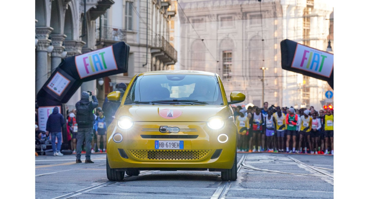 Presentata a Mirafiori la nuova Fiat 500 Hybrid Torino