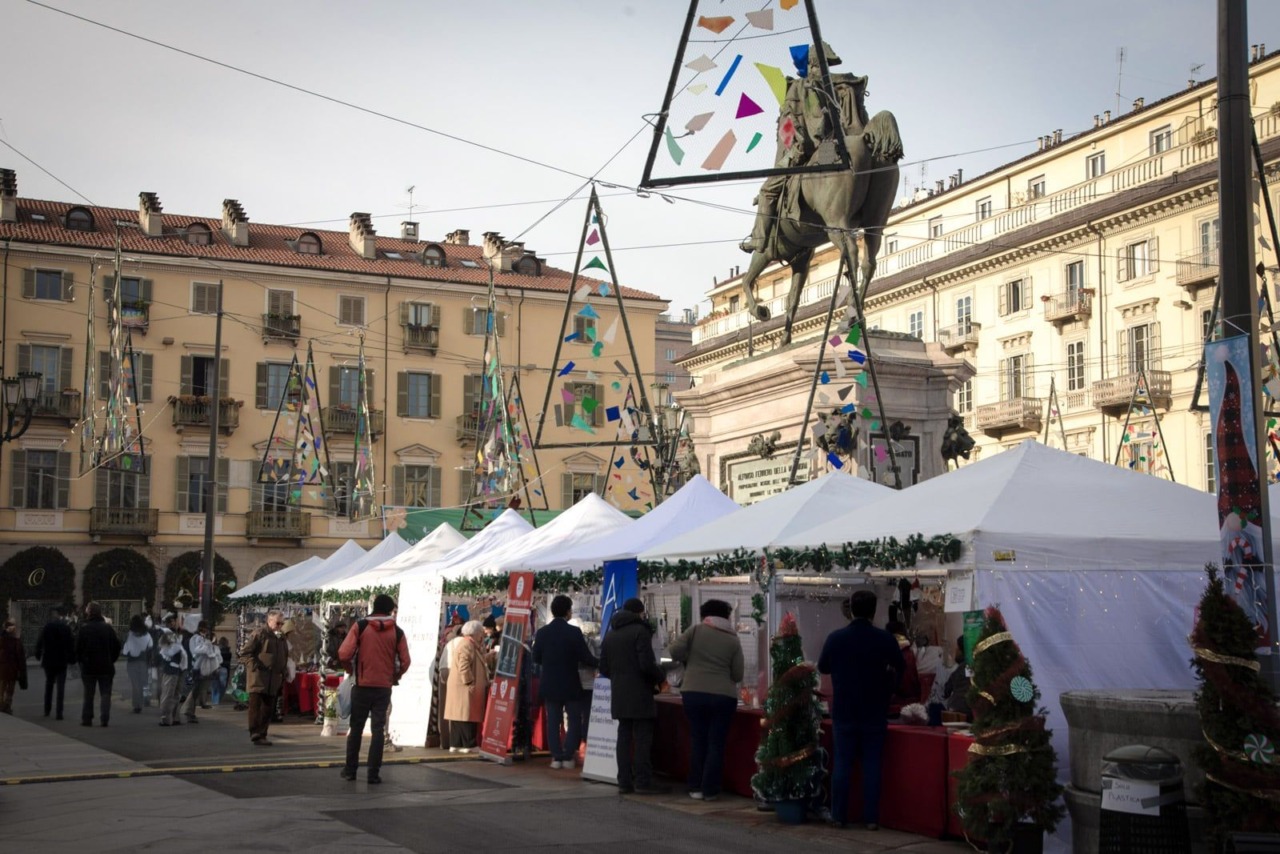 Il Dono del Volontariato: in Piazza Bodoni tra shopping solidale, musica e spettacoli