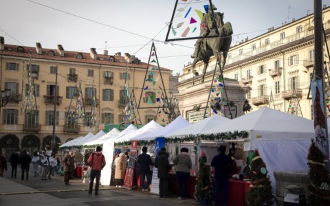 Il Dono del Volontariato: in Piazza Bodoni tra shopping solidale, musica e spettacoli