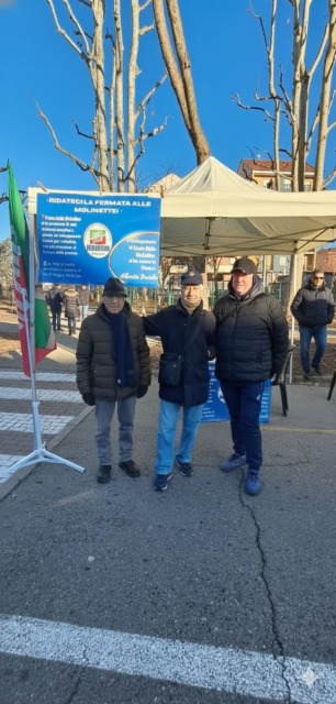 Nichelino, linea 35 in piazza Carducci: Forza Italia raccoglie le firme al mercato di Via 1 Maggio