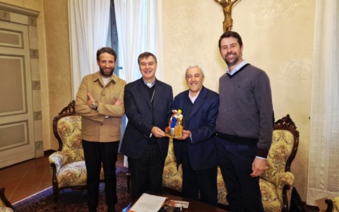 Confartigianato Torino e Coldiretti Torino consegnano una statuina del presepe ai vescovi della provincia