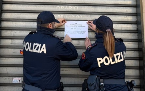 Controlli nel quartiere Aurora: la polizia sospende la licenza ad una gastronomia