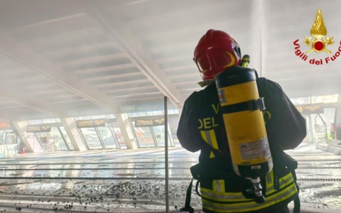 Incendio in una piscina a Susa