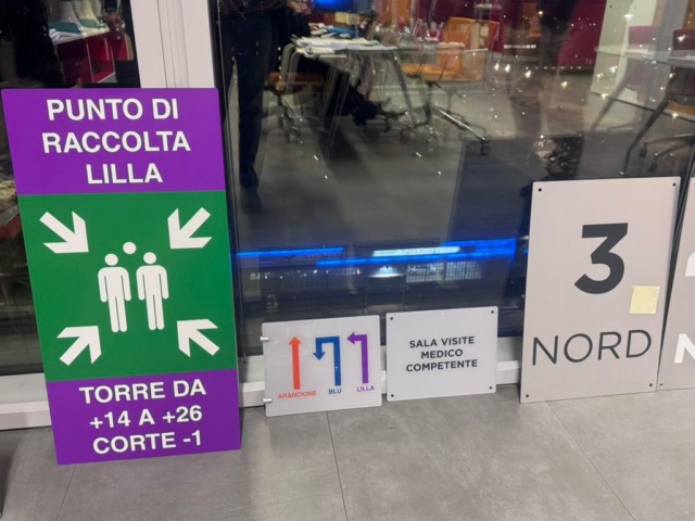 Nuova cartellonistica al Palazzo della Regione, l’assessore Gian Luca Vignale: “Cartelli adatti anche a persone ipovedenti”