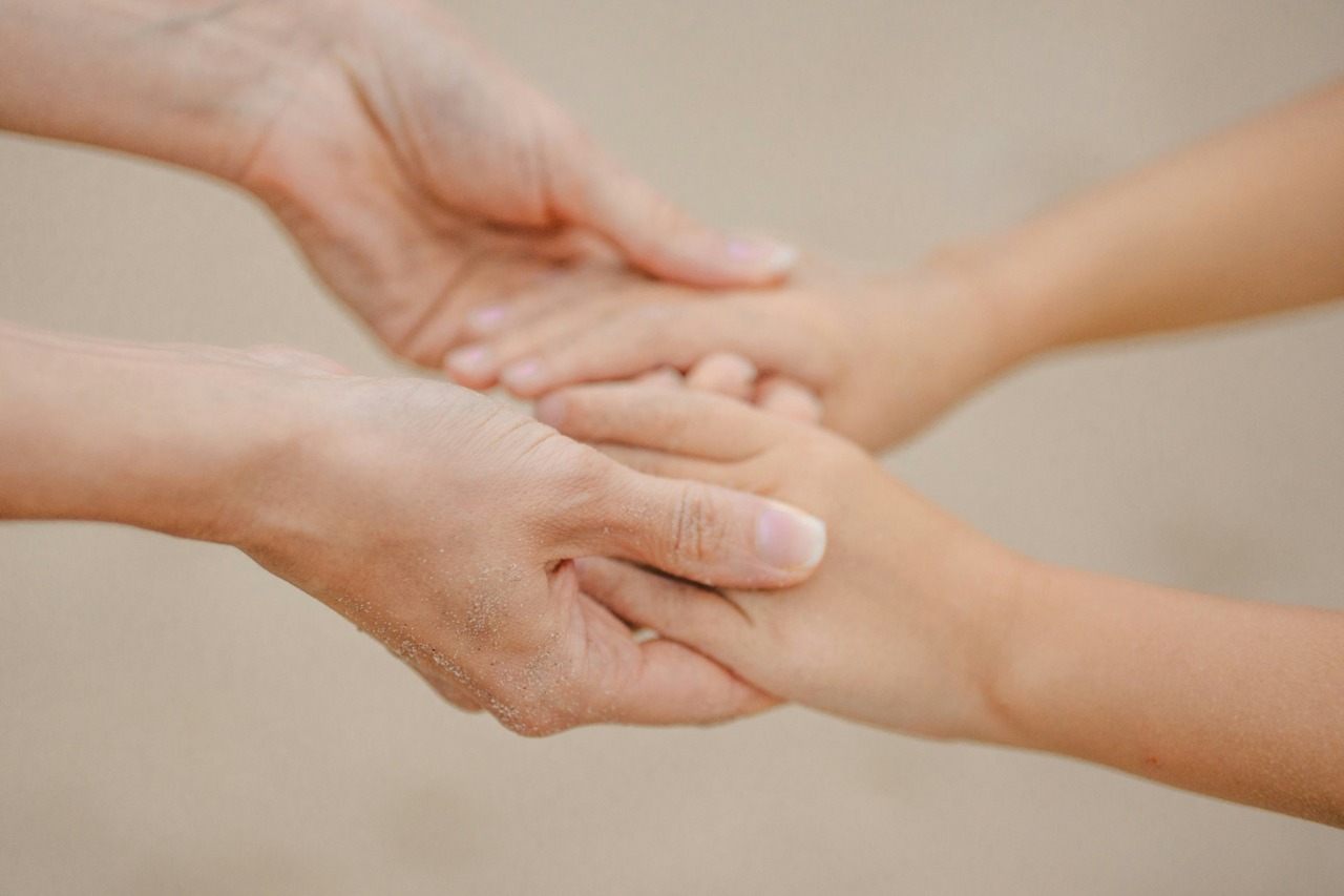 Come la mente si accende e si spegne al tatto: lo studio di UniTo