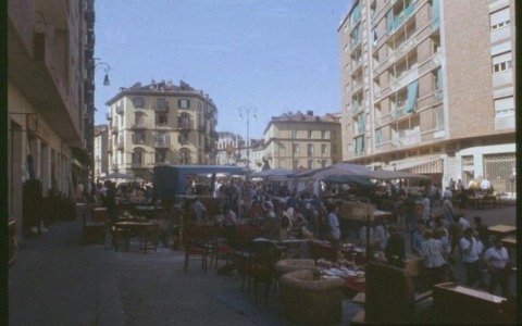Fondi per il Commercio: “Regolarizzando il Barattolo, Torino può averli”