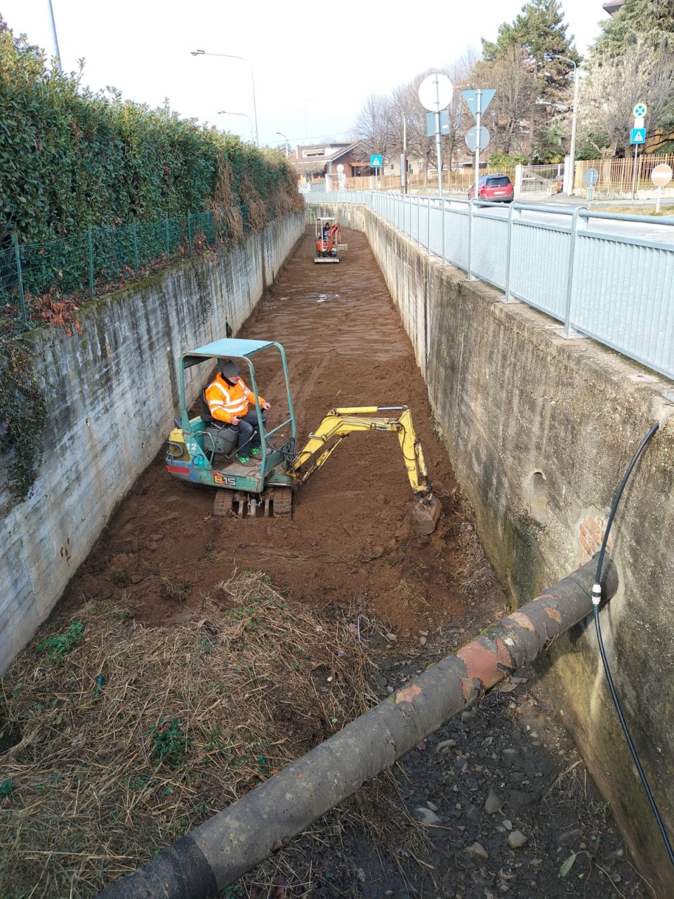 Rivalta di Torino, partiti i lavori di pulizia del canale scolmatore