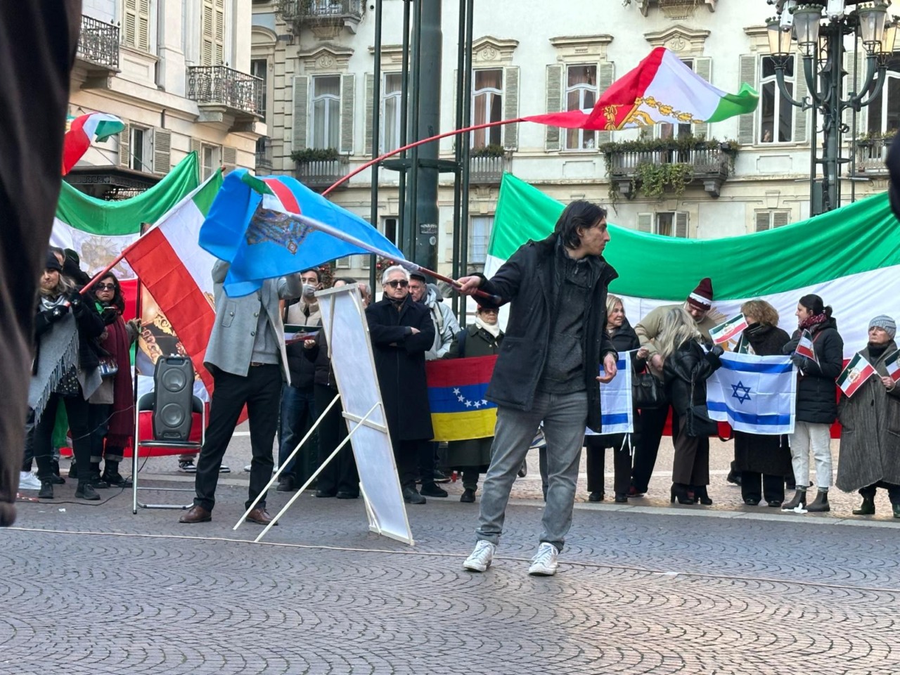 Migliaia di morti nelle proteste in Iran, UniTo vicina agli studenti iraniani