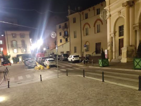 Centro storico al buio per tre giorni, il Comune di Chieri diffida l’Enel Sole