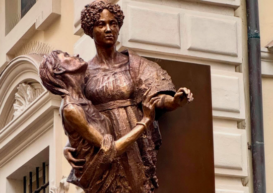 Monumento a Giulia di Barolo: a Torino la prima statua dedicata a una donna