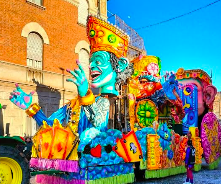Carnevale 2026 a Chieri: sabato 24 la sfilata dei carri allegorici