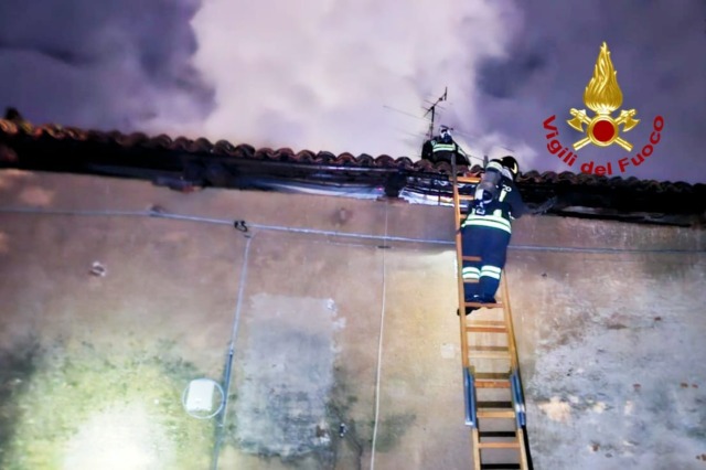 Villareggia, incendio tetto nella serata di San Silvestro