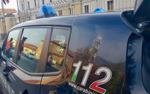 Rientra a casa dopo Capodanno e trova un ladro nell’appartamento: arrestato un 25enne