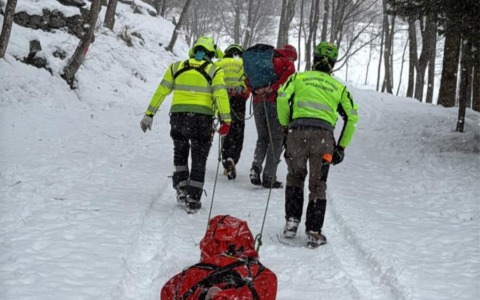 Forno Alpi Graie, soccorso il rettore del Santuario di Loreto dopo una caduta sul ghiaccio