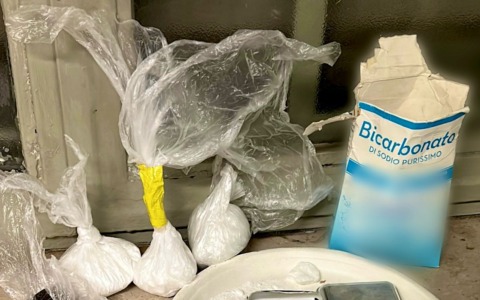 Hashish e cocaina nell’autolavaggio: arrestato il titolare