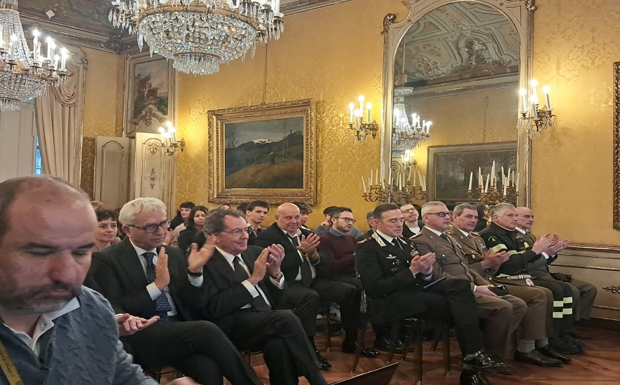 I giovani incontrano la Costituzione” Presentata in Prefettura un’indagine della Fondazione Nazionale tra i Cavalieri di Gran Croce alla presenza degli studenti
