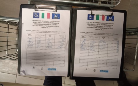 Nichelino, tenta la truffa della falsa raccolta fondi: fermata una donna dai vigilantes