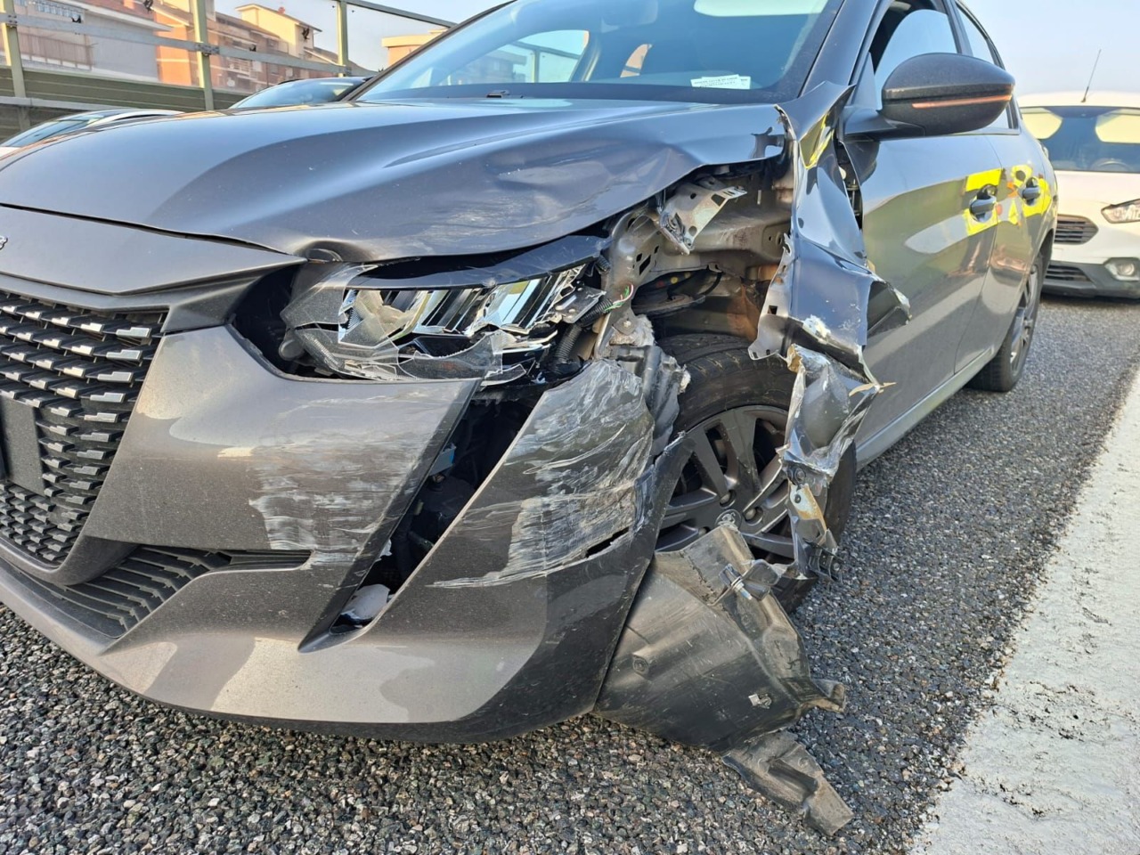 Collegno, scontro tra due auto in tangenziale