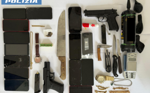 Studenti aggrediti e accoltellati in pieno giorno: due arresti