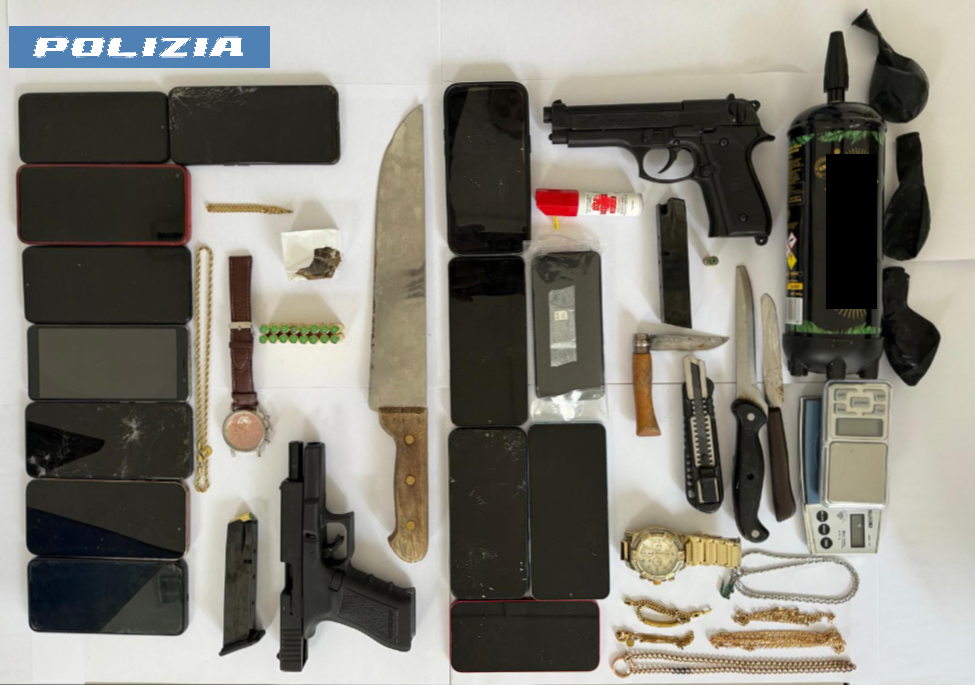 Studenti aggrediti e accoltellati in pieno giorno: due arresti