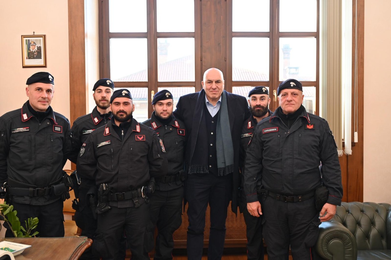 Ministro Crosetto a Torino: visita ai Carabinieri dopo gli scontri