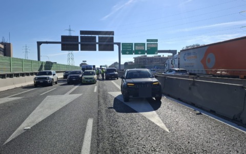 Incidente stradale in Corso Francia all’innesto con la tangenziale