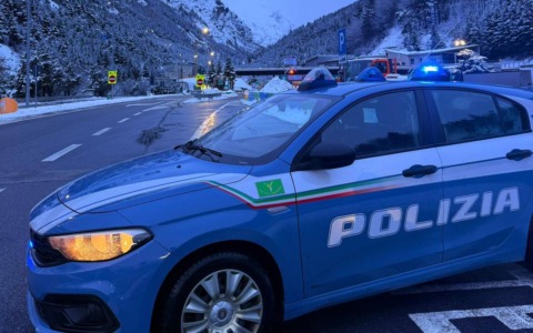 I controlli della polizia alla frontiera con il Frejus portano all’arresto di tre cittadini stranieri