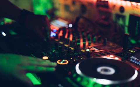 Controlli a Bardonecchia: due denunce, chiuso un locale non a norma