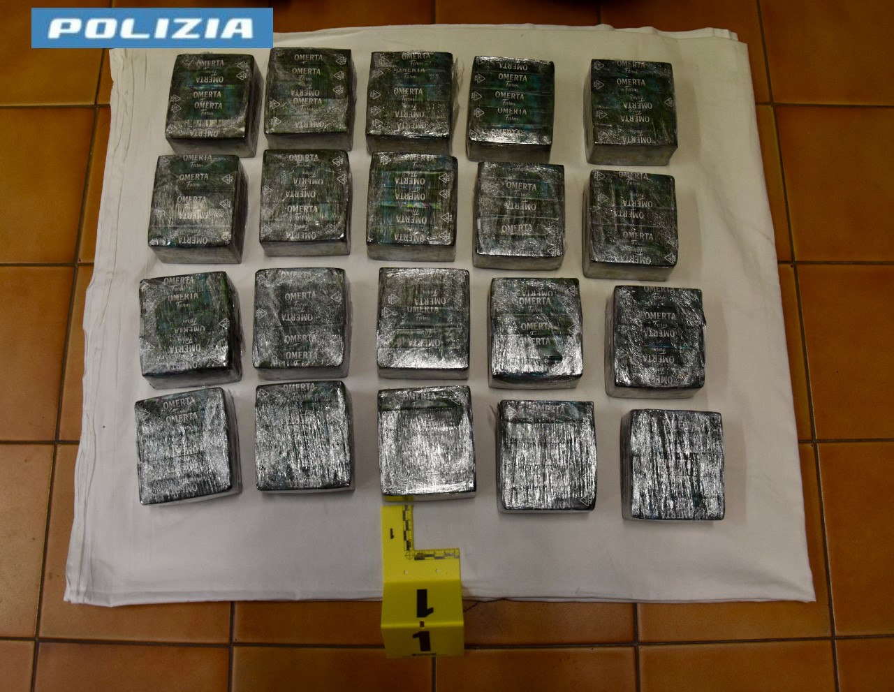Torino e Vercelli: sequestrati crack e 10 chili di hashish