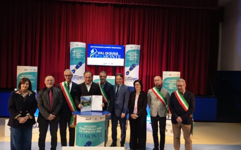 Cirio e Vignale firmano gli accordi di collaborazione per il fondo di sviluppo e coesione: oltre 9 milioni di euro per 53 comuni del torinese