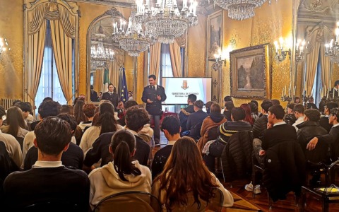 Nuovi cantieri di educazione civica: la polizia incontra in Prefettura gli studenti