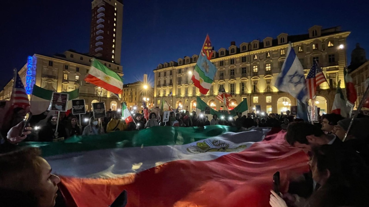Torino, manifestazione in sostegno dell’Iran