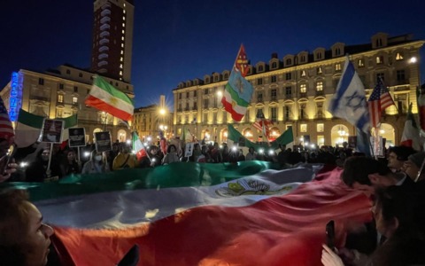 Torino, manifestazione in sostegno dell’Iran