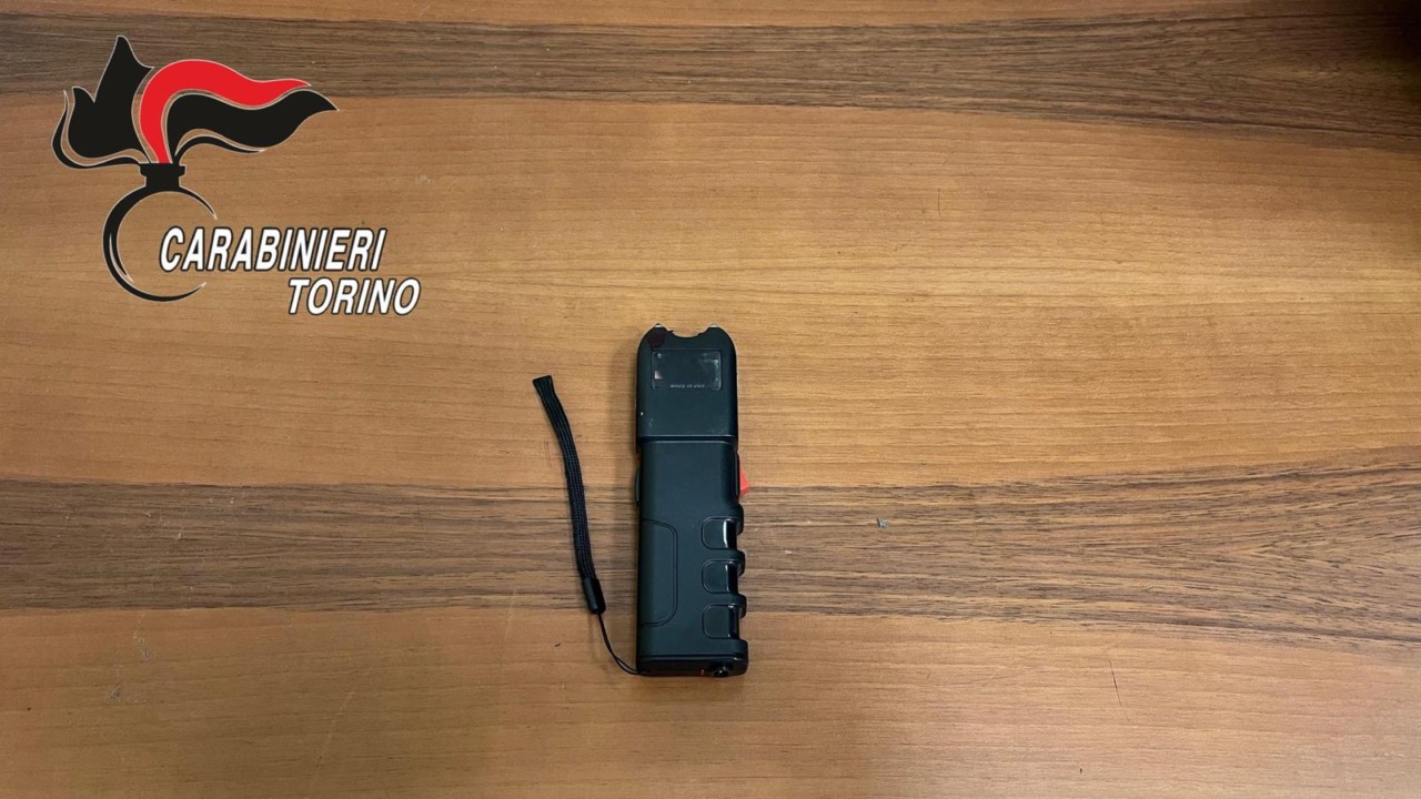 Torino, aggredito e rapinato a Mirafiori: quattro arresti per violenza e tentato sequestro