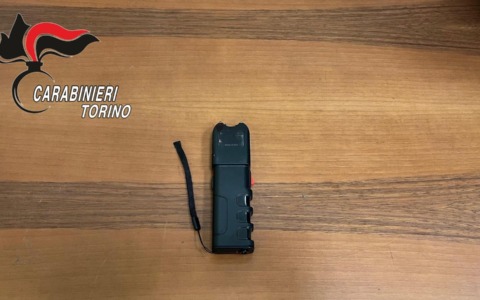 Torino, aggredito e rapinato a Mirafiori: quattro arresti per violenza e tentato sequestro