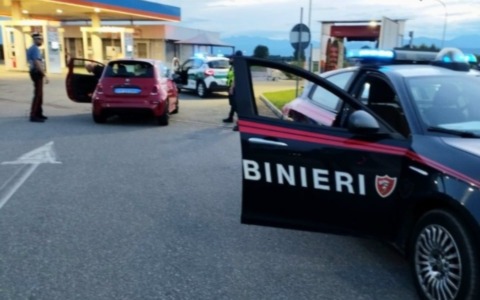 Auto rubate e danneggiate: polizia locale e carabinieri rafforzano i controlli sul territorio