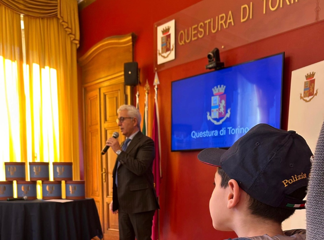 Piano di assistenza continuativa “Marco Valerio”: il questore di Torino consegna le uova pasquali ai figli dei dipendenti assistiti