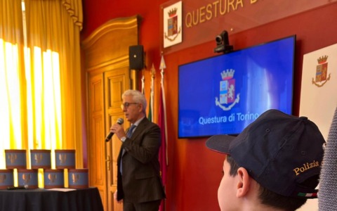 Piano di assistenza continuativa “Marco Valerio”: il questore di Torino consegna le uova pasquali ai figli dei dipendenti assistiti